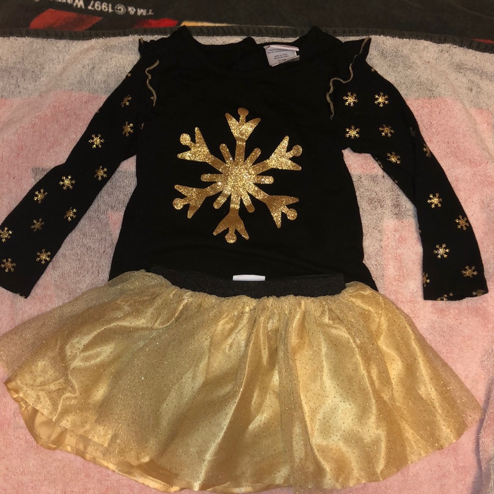 Pretty black and gold tutu skirt outfit